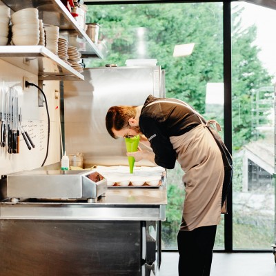 Chef de partie gastronomique ( horaires en journée ) à Bossime